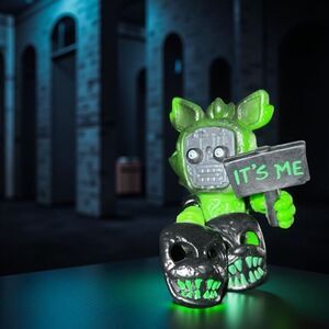 NWOT Five Nights at Freddy’s Phantom Foxy Snap Action Figure B15